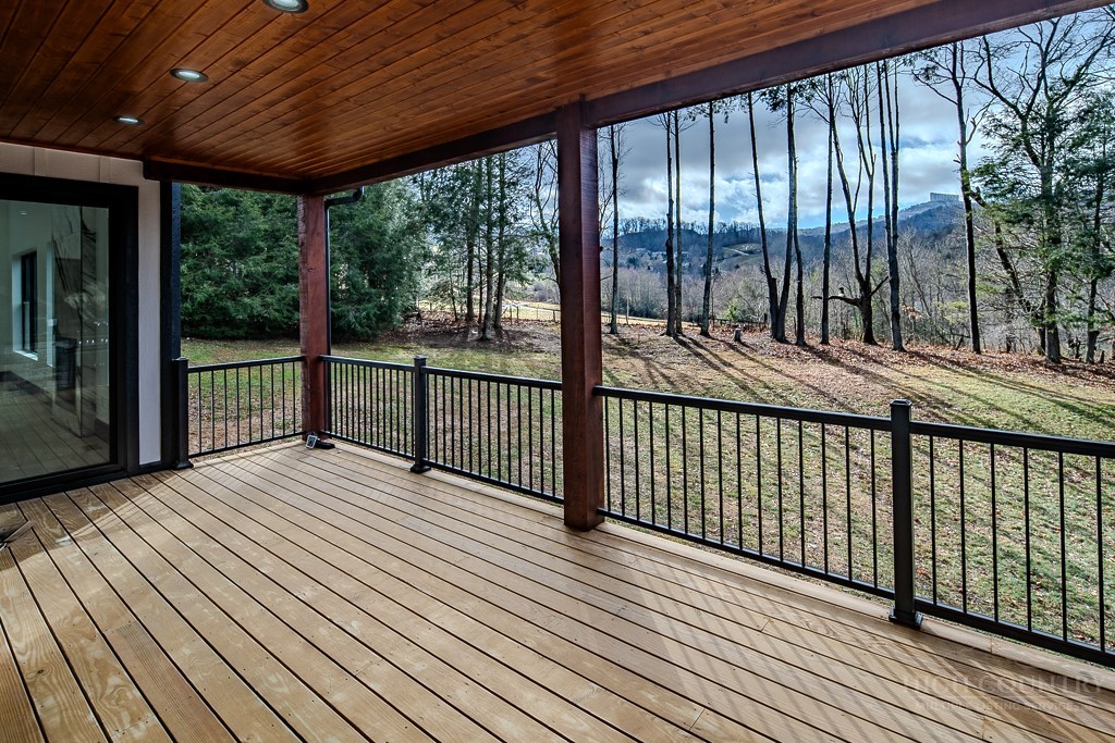 232 Hanging Rock Estates Road Property Photo 18