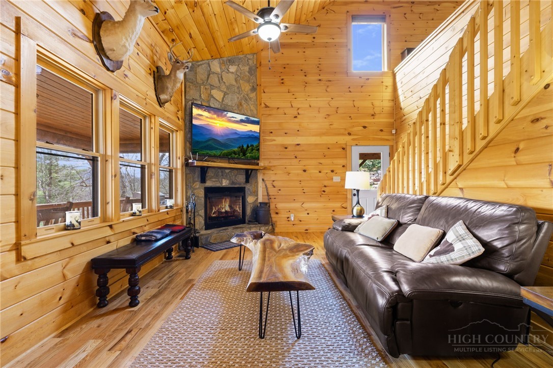 871 Willow Mountain Property Photo 8