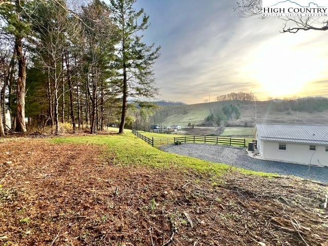 2141 Mt Jefferson Road Property Photo 19