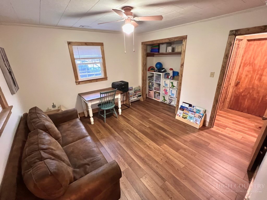 2141 Mt Jefferson Road Property Photo 49
