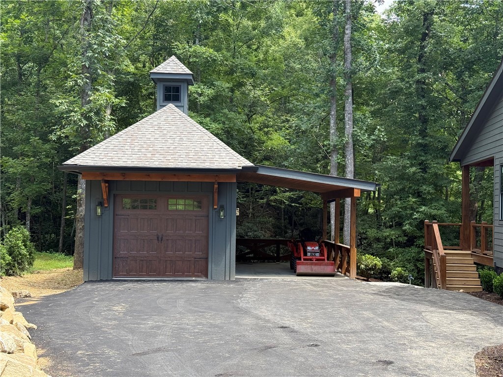 9379 Blackberry Road Property Photo 4