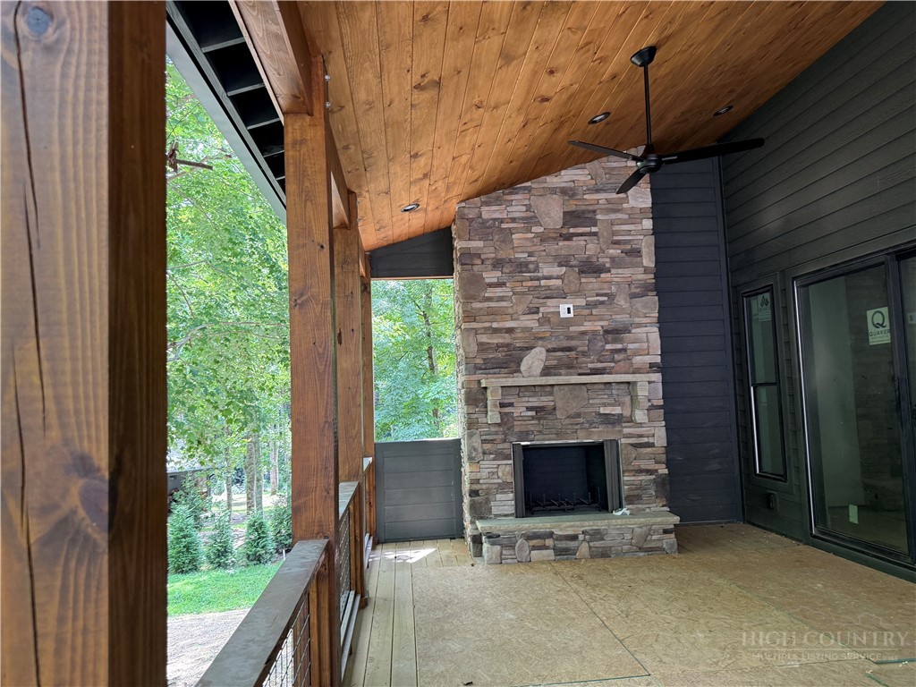 9379 Blackberry Road Property Photo 5