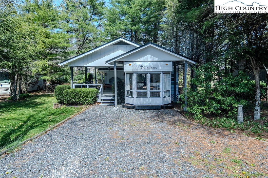 153 Snowshoe Loop Property Photo 6