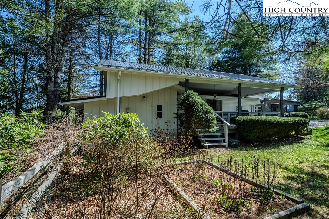153 Snowshoe Loop Property Photo 9