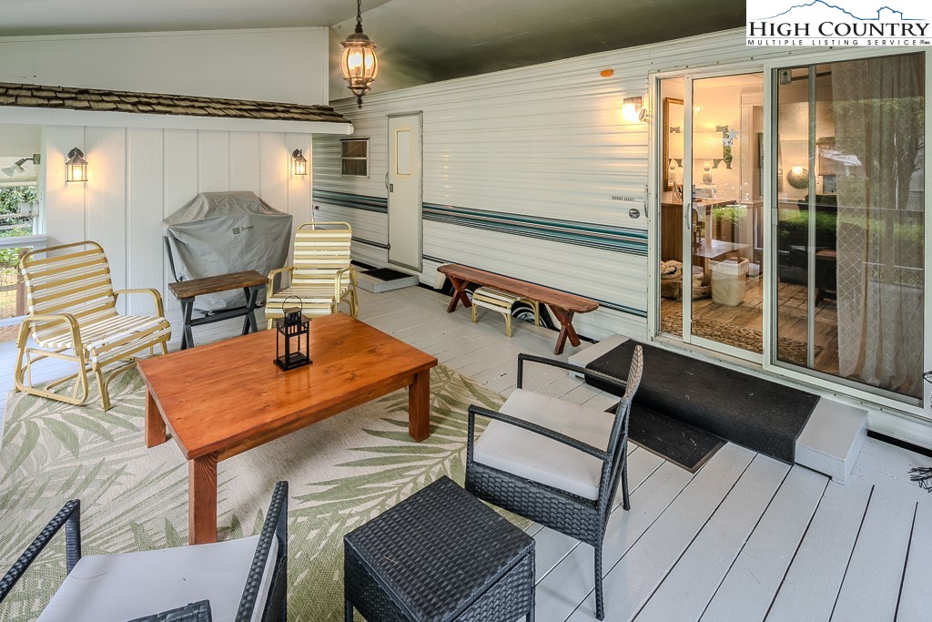 153 Snowshoe Loop Property Photo 14
