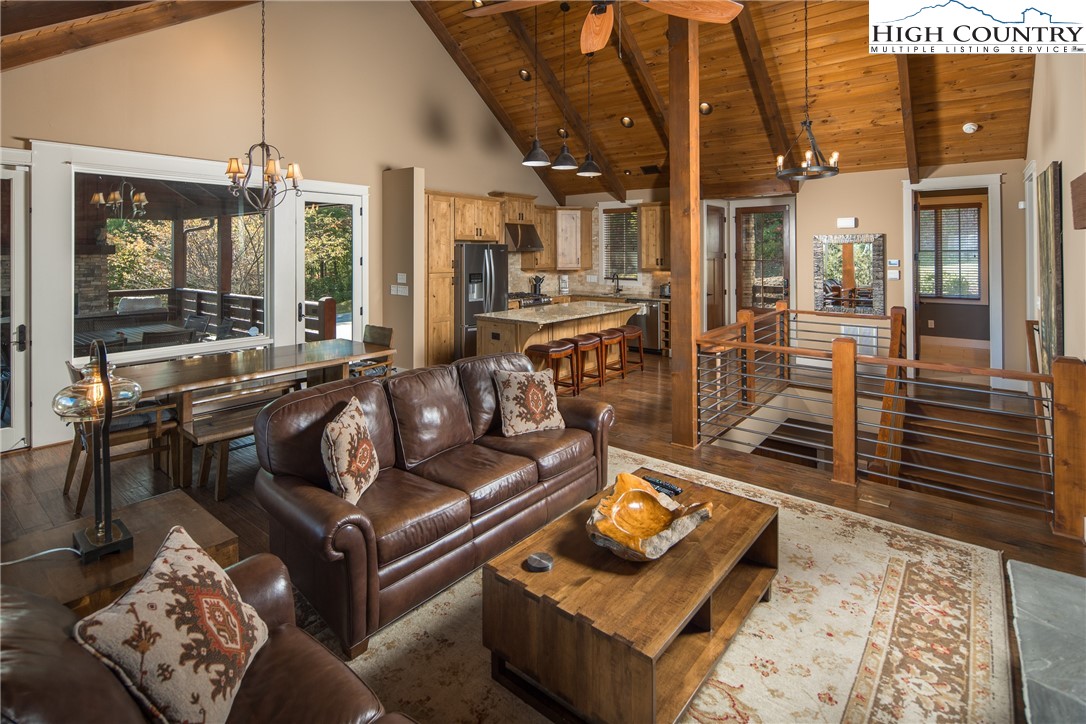 1253 Goldenrod Road Property Photo 4