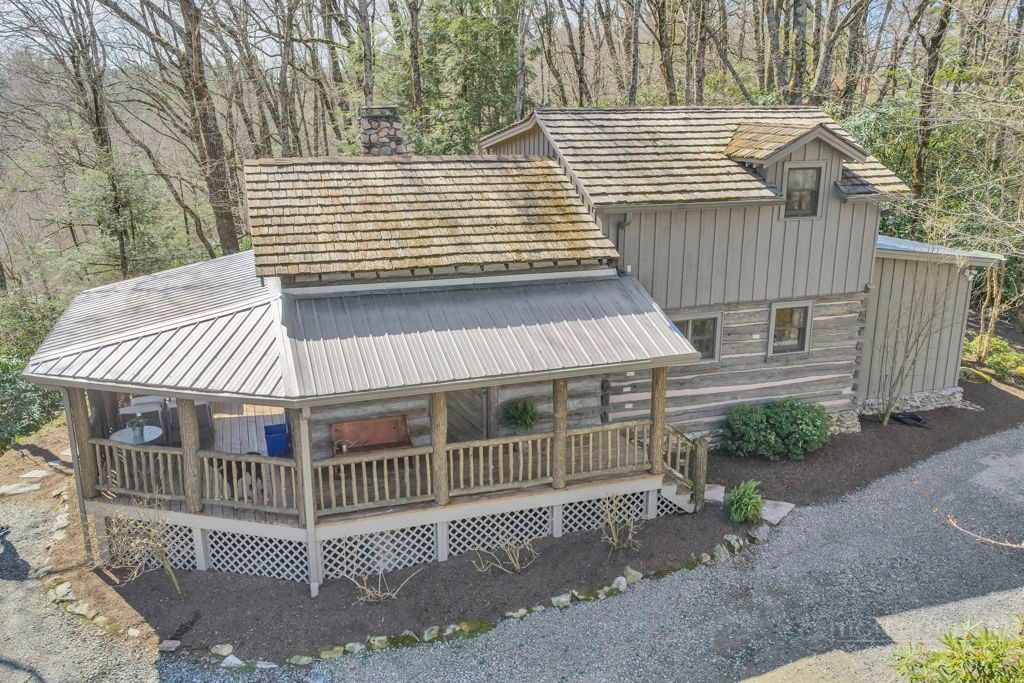 572 Skyland View Drive Property Photo 2