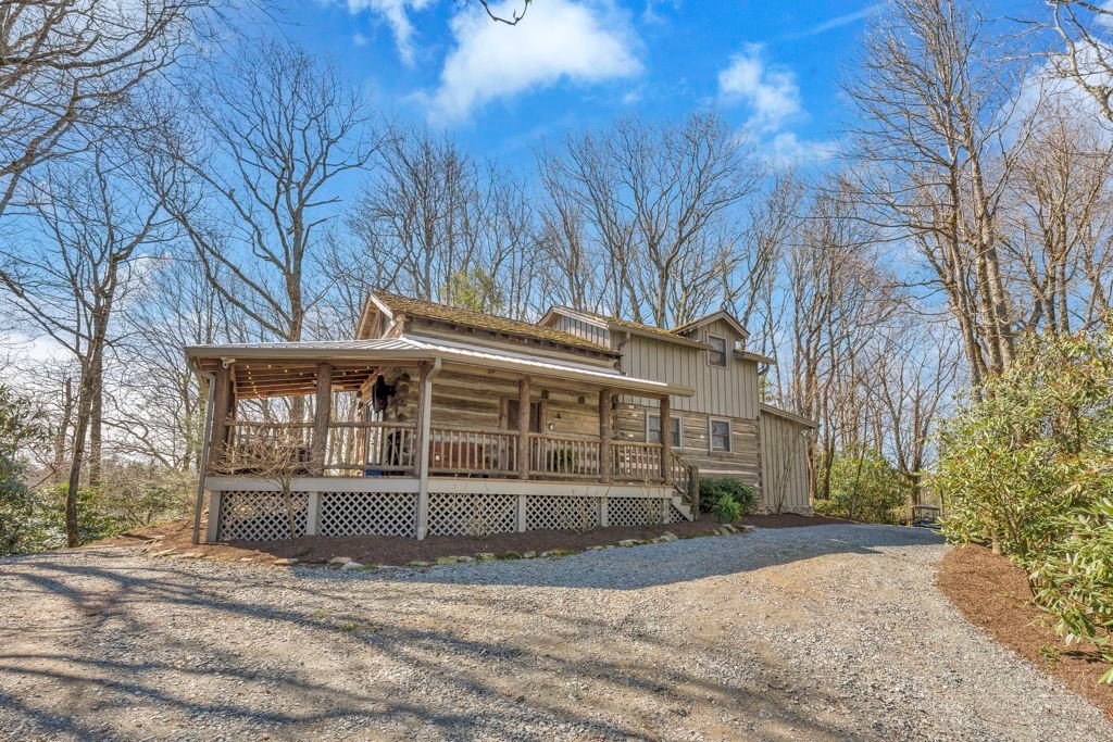 572 Skyland View Drive Property Photo 7