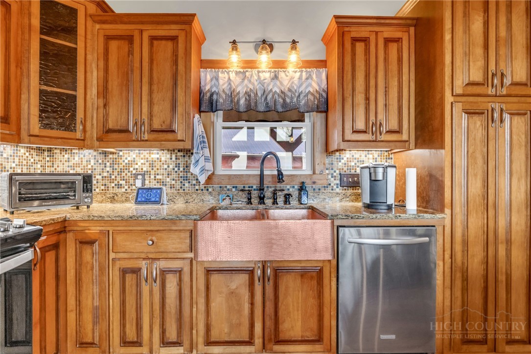 7994 Three Top Road Property Photo 11