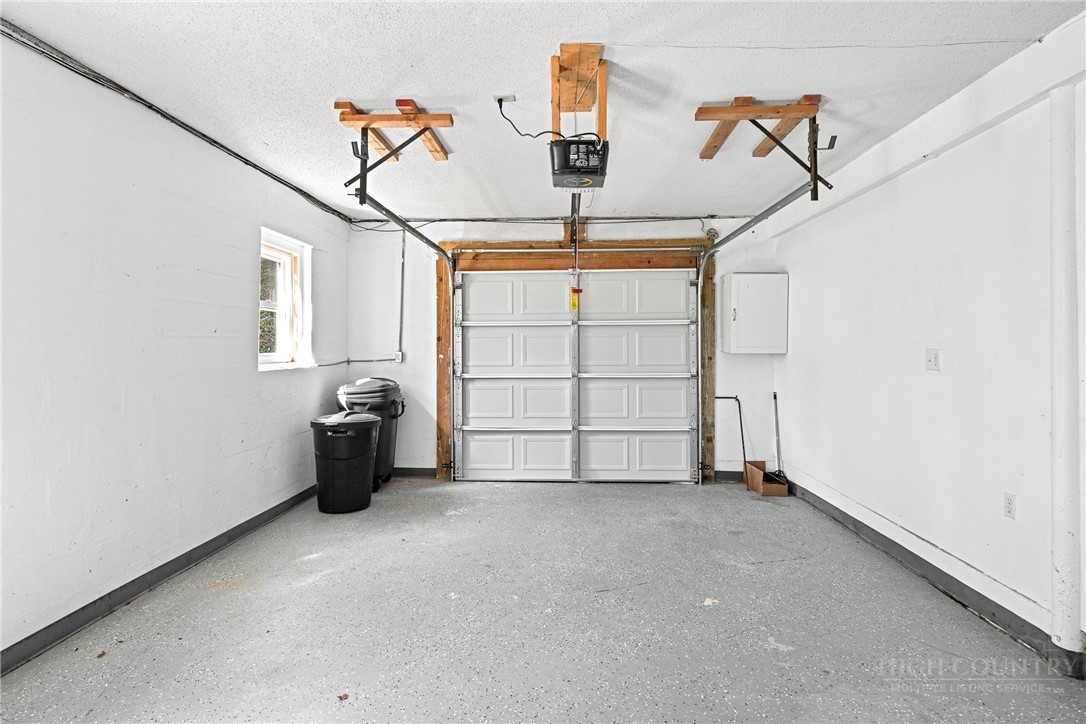 913 Winterberry Trail Property Photo 35