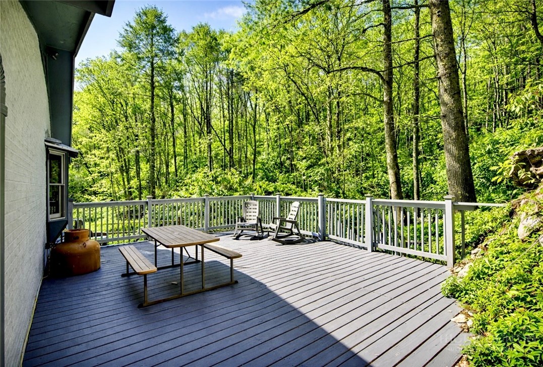 913 Winterberry Trail Property Photo 36