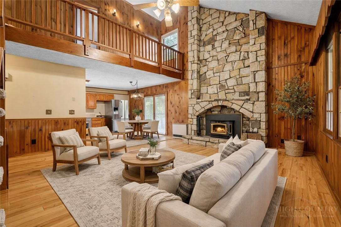 277 Country Lane Property Photo 4