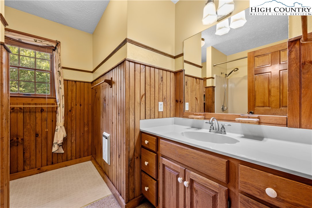 277 Country Lane Property Photo 11