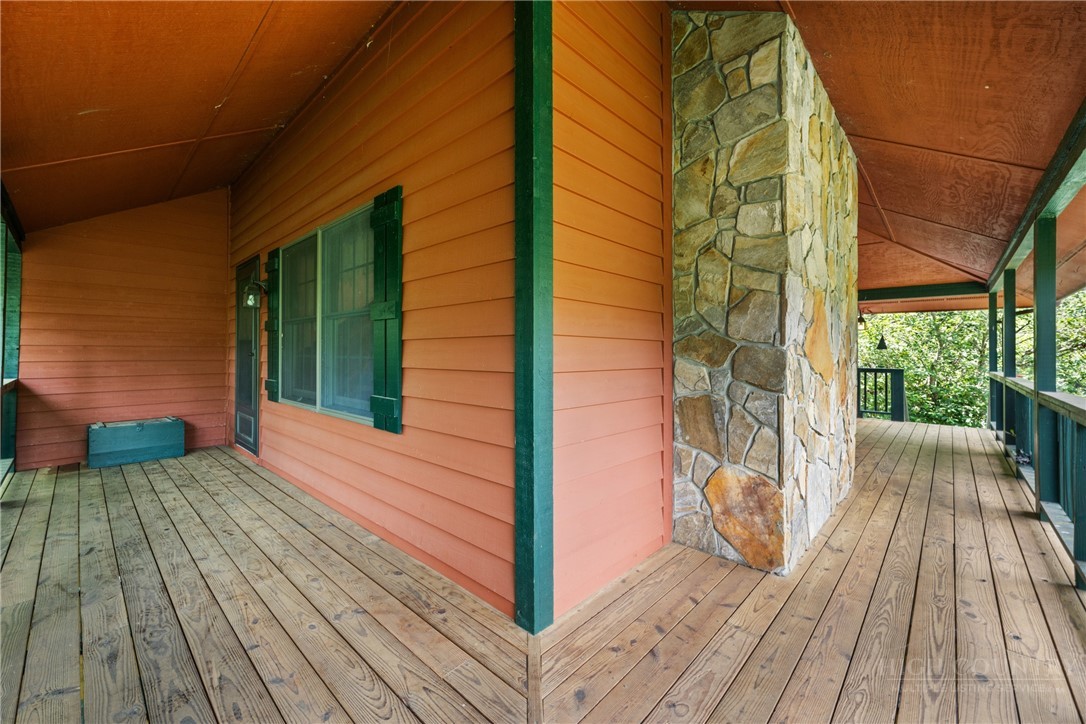277 Country Lane Property Photo 25