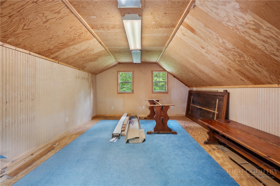 277 Country Lane Property Photo 29