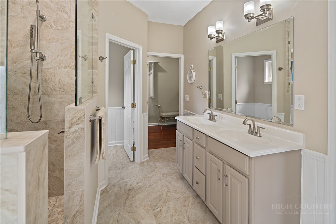 241 Heritage Lane Property Photo 12