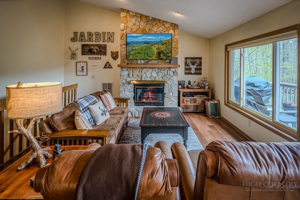 129 Lower Grouse Ridge Road Property Photo 1