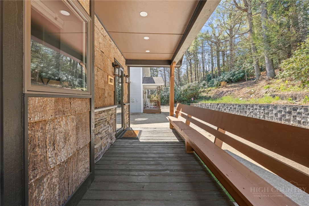 187 Pine Village 5 Property Photo 3