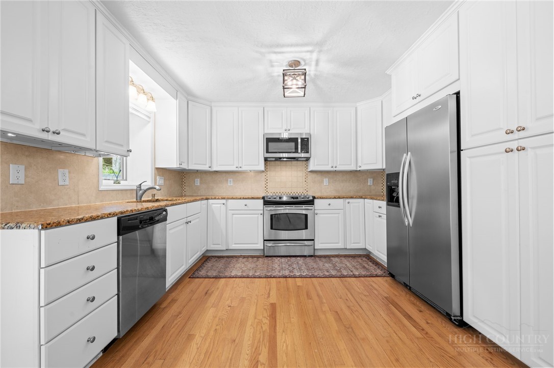 187 Pine Village 5 Property Photo 10