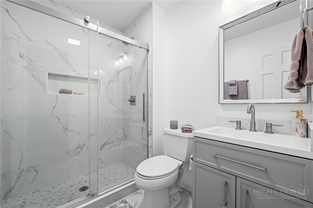 187 Pine Village 5 Property Photo 19