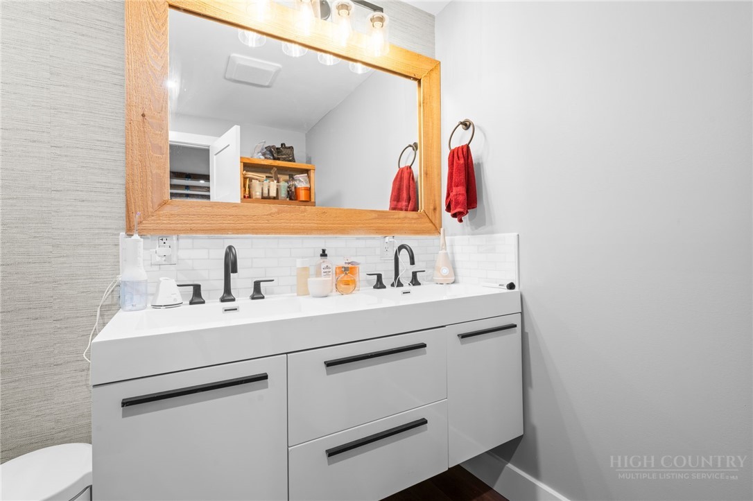 187 Pine Village 5 Property Photo 31