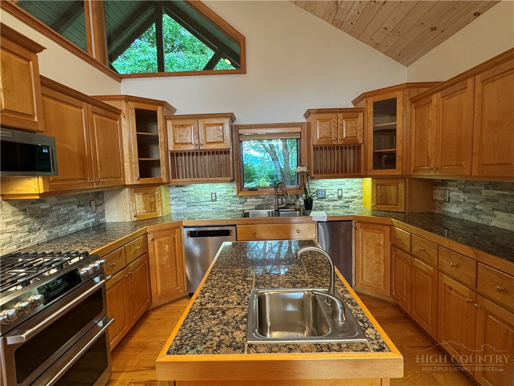 2134 Valle Cay Drive Property Photo 13