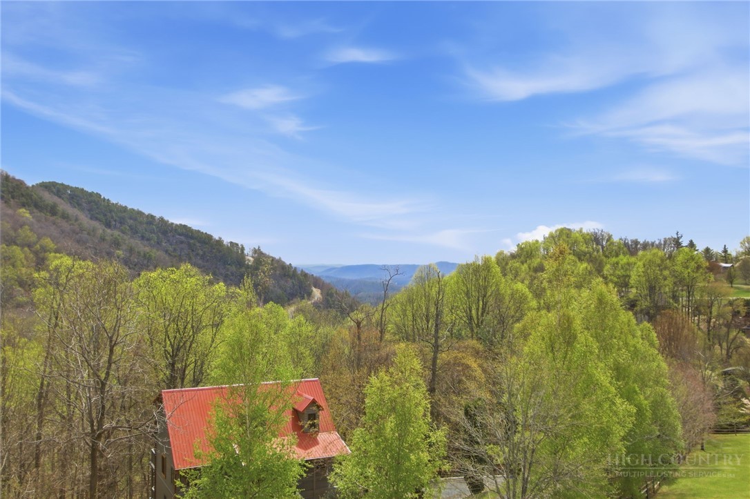 2081 Blackberry Road Property Photo 5