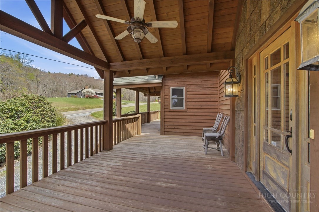 2081 Blackberry Road Property Photo 9