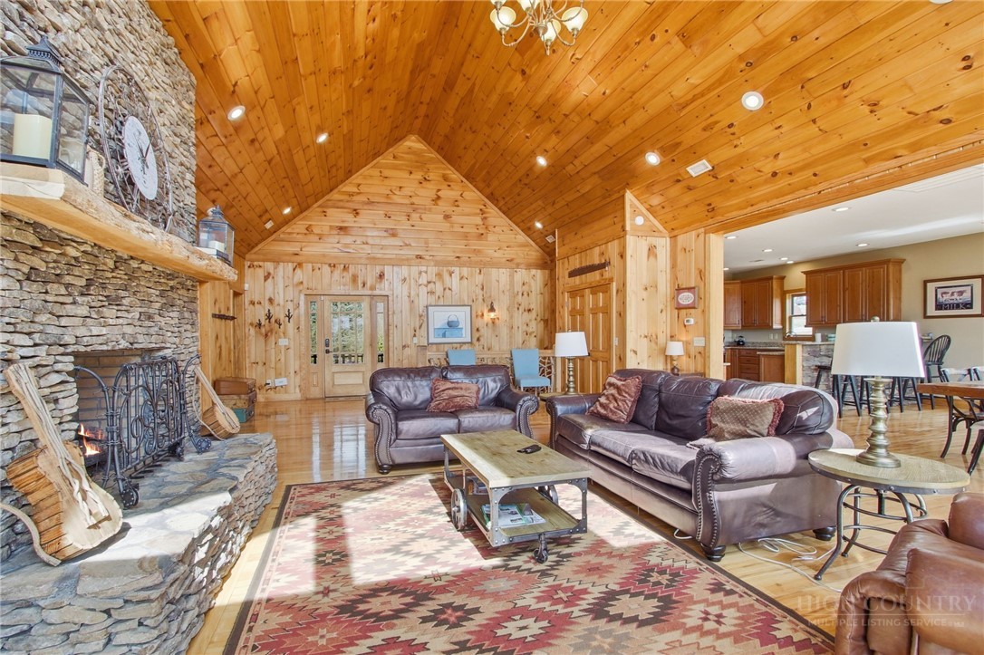 2081 Blackberry Road Property Photo 15