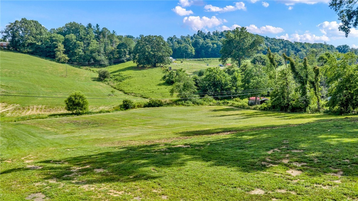 3630 Us Highway 221 N Property Photo 22