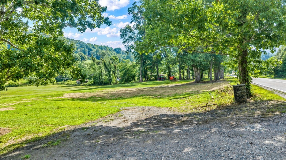 3630 Us Highway 221 N Property Photo 28