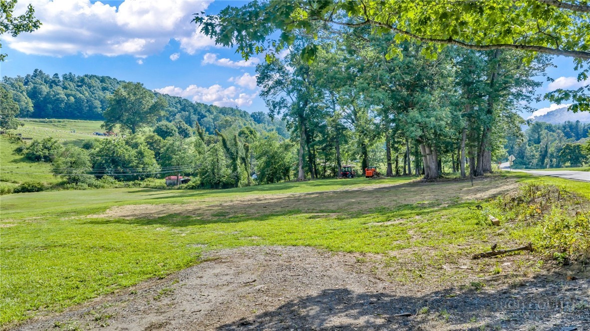 3630 Us Highway 221 N Property Photo 31