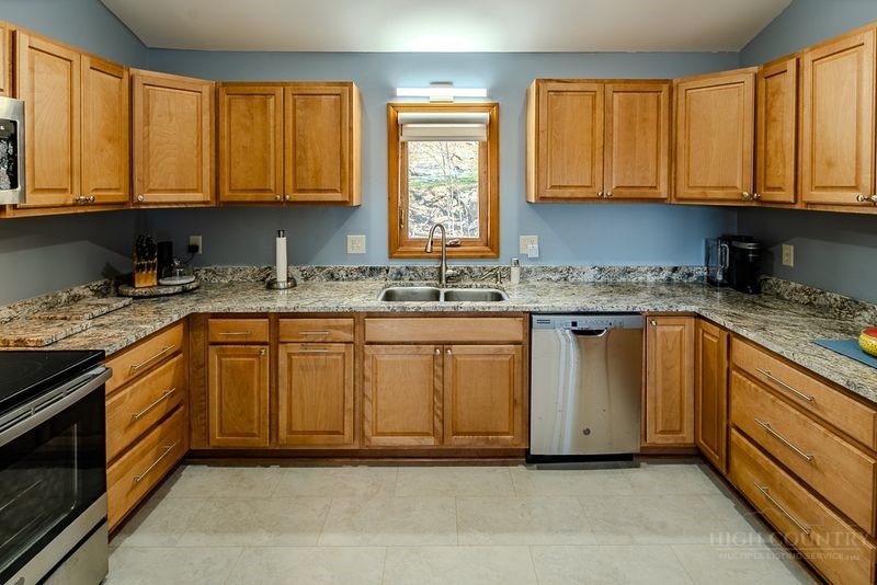 517 Pine Ridge Road Property Photo 11