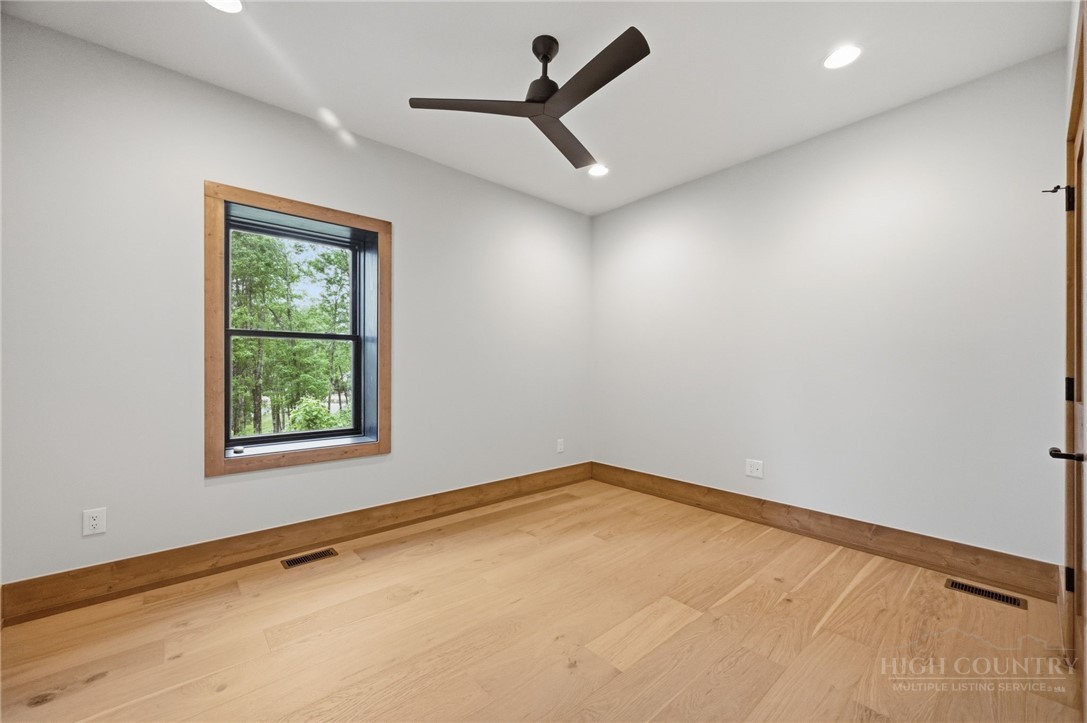 275 Vineyard Trail Property Photo 36