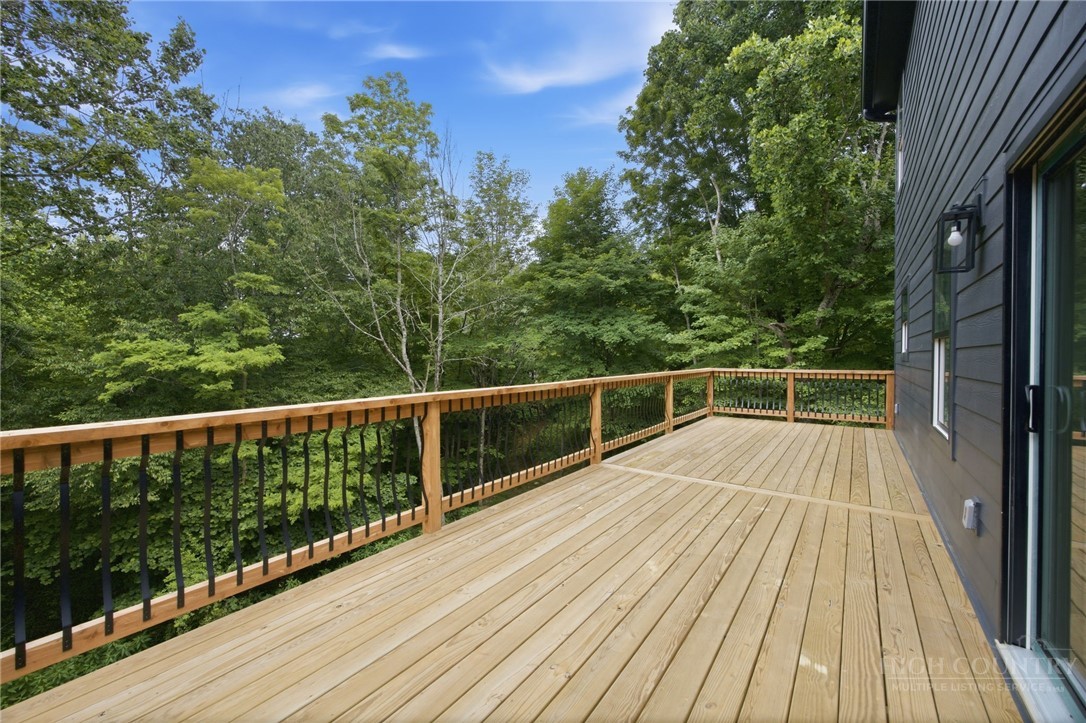 250 Great Sky Drive Property Photo 6