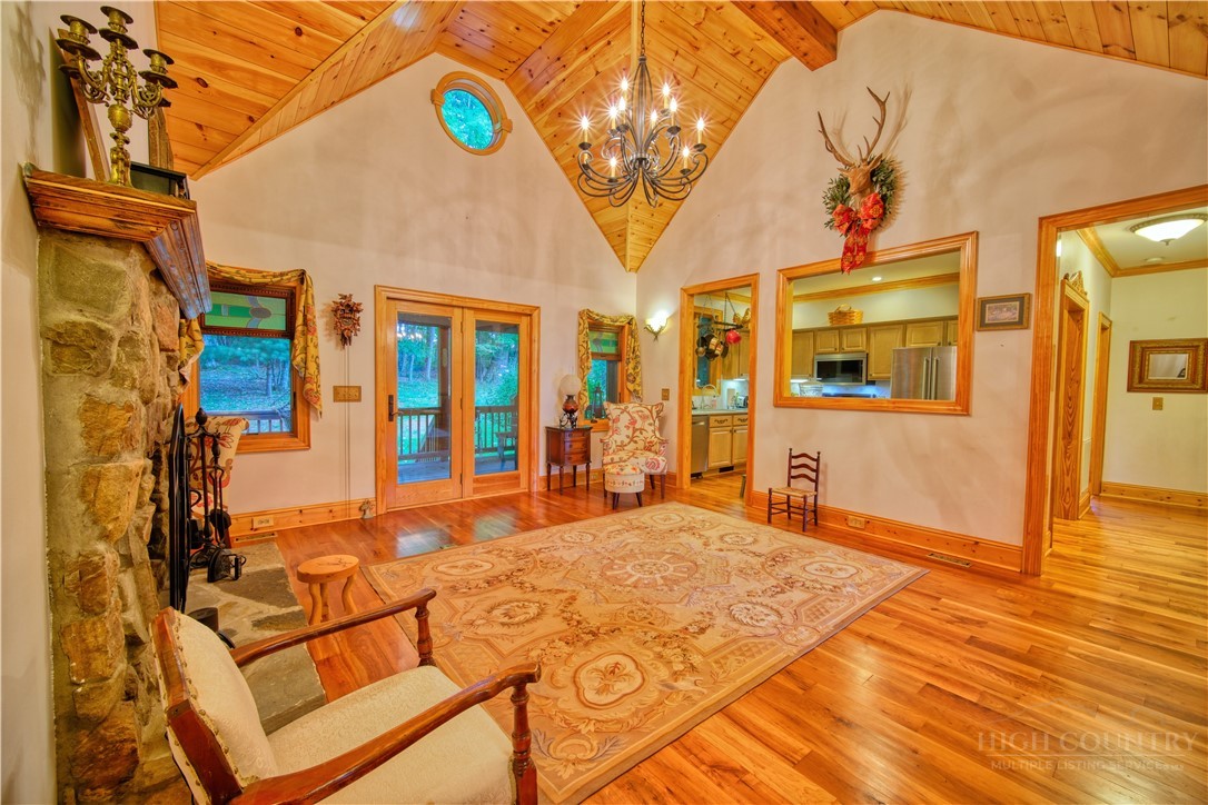 330 Crain Branch Lane Property Photo 11