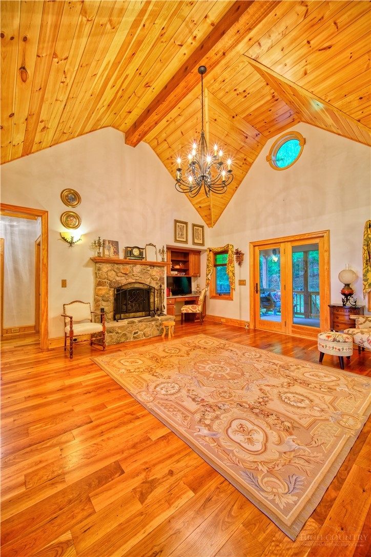 330 Crain Branch Lane Property Photo 12