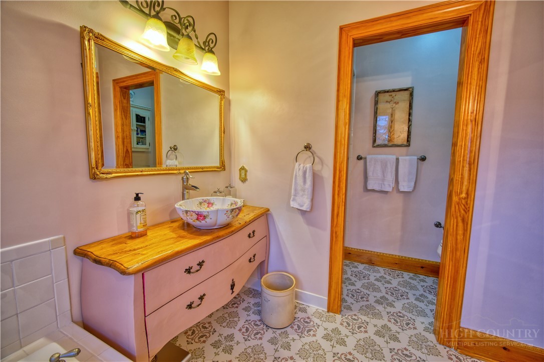 330 Crain Branch Lane Property Photo 24