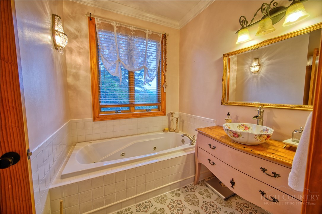 330 Crain Branch Lane Property Photo 25