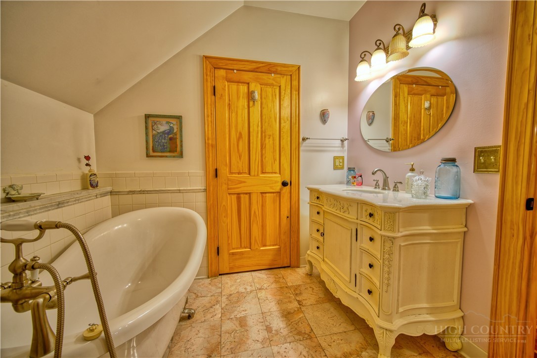 330 Crain Branch Lane Property Photo 33