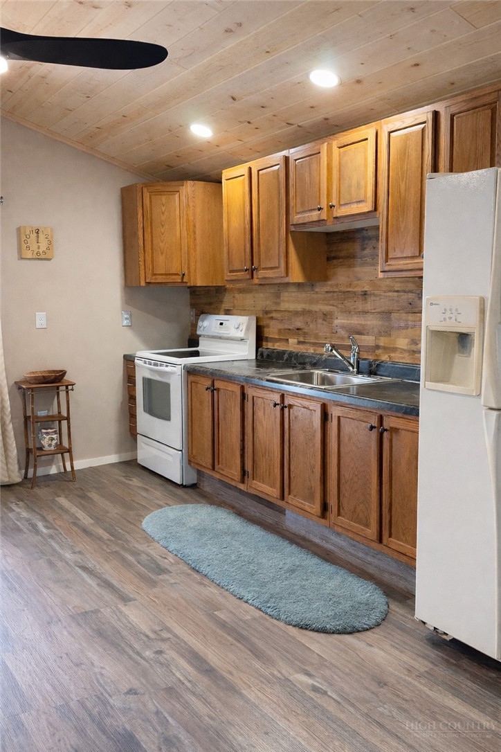 123 Whispering Pine Loop Property Photo 9