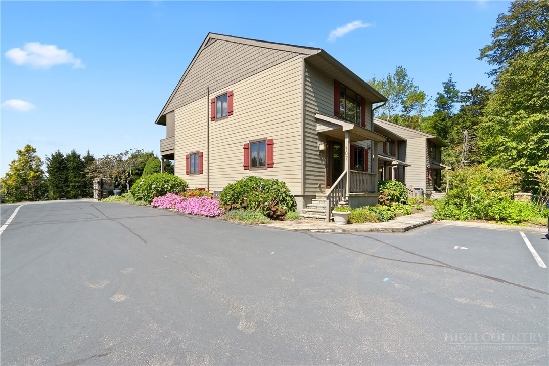 107 Mayview Manor Court O Property Photo 2