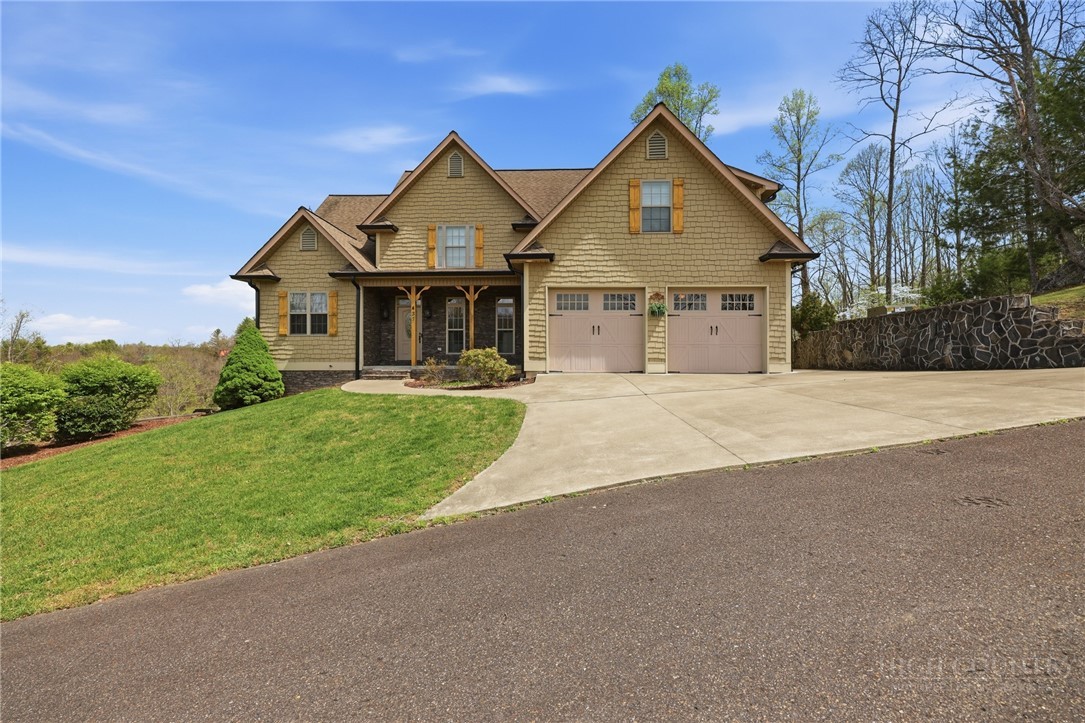 437 Whispering River Drive Property Photo 6