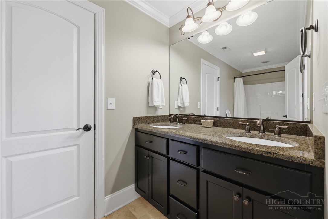 437 Whispering River Drive Property Photo 36