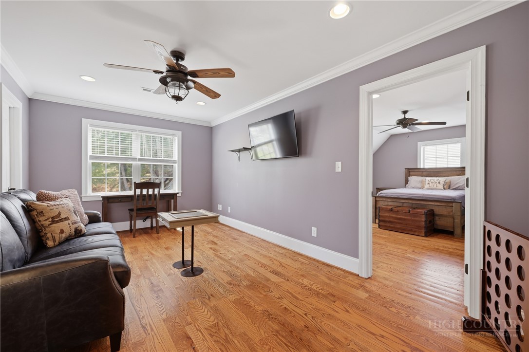 437 Whispering River Drive Property Photo 38