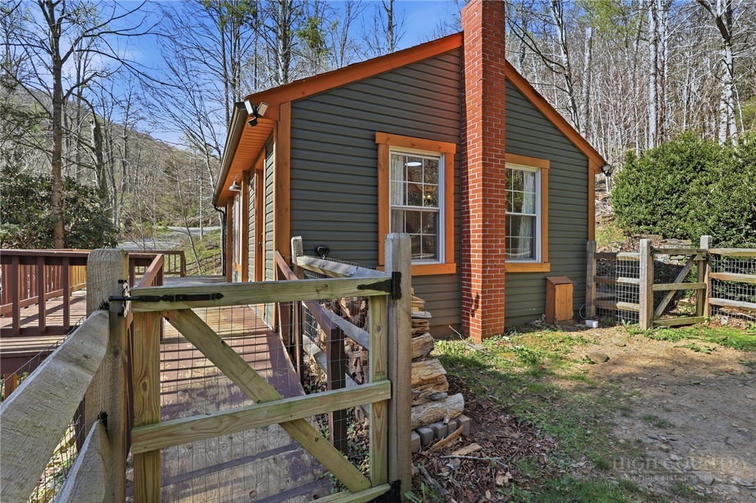 286 Grady Winkler Road Property Photo 2