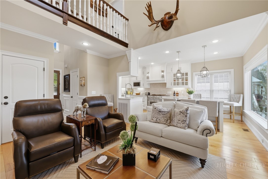 138 Turnberry Court Property Photo 7