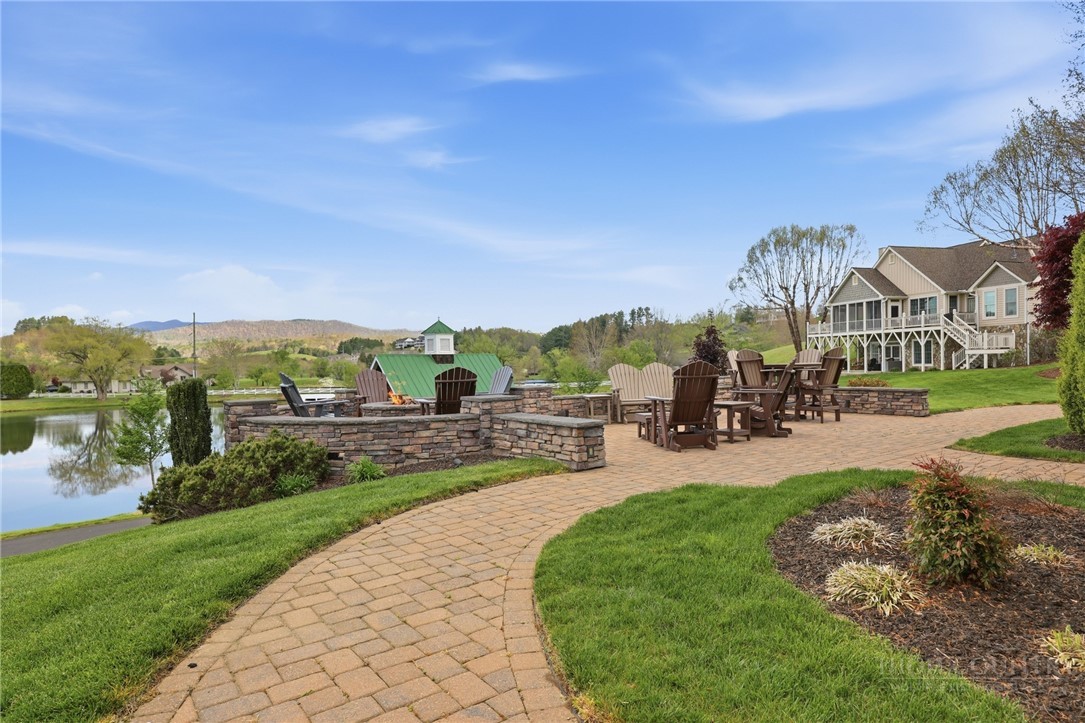 138 Turnberry Court Property Photo 40