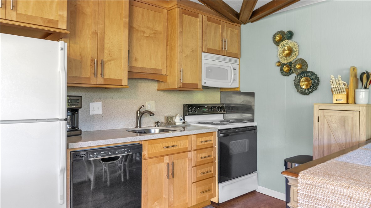 315 Timber Ridge Road E14 Property Photo 6