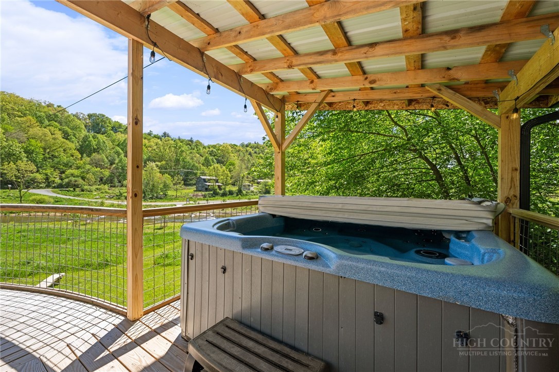 634 & 636 Watauga River Road Property Photo 48